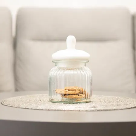 Modern And Cozy 1bdr - Free Parking *