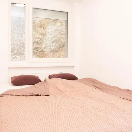 Modern And Cozy 1bdr - Free Parking Daire *